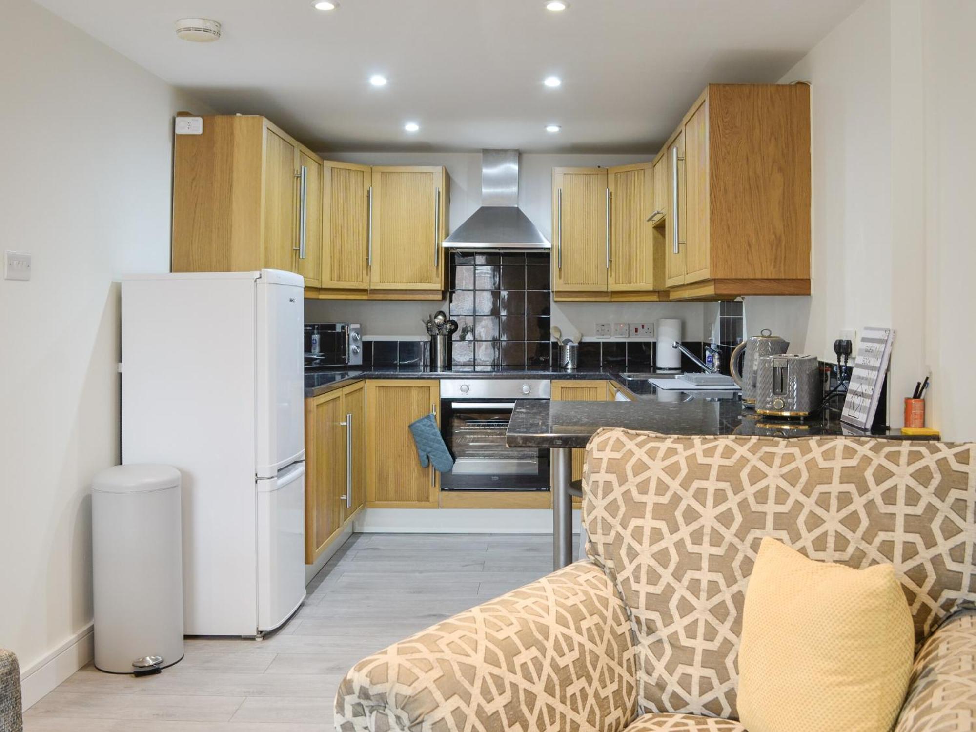 Moat View Villa Brampton  Exterior photo
